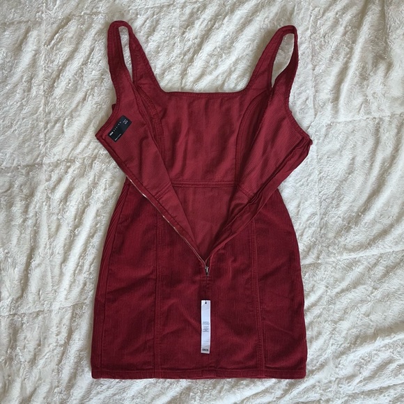 ASOS Design Cord Fitted Pinny Dress - Picture 3 of 7